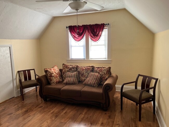 Living room - 329 Rich Ave