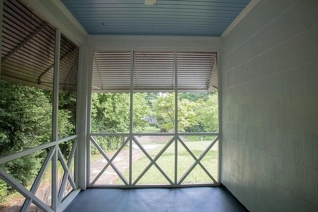 Building Photo - 3200 Lavista Rd