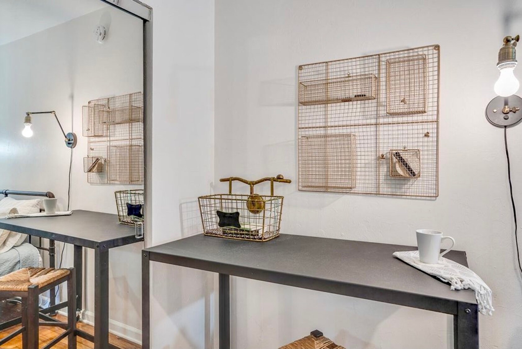 Building Photo - 360 S Franklin Blvd