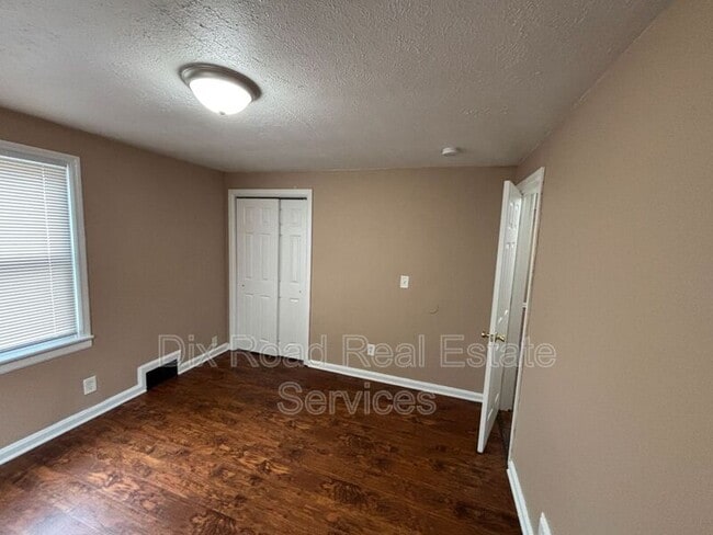 Building Photo - 1145 Chase Ave