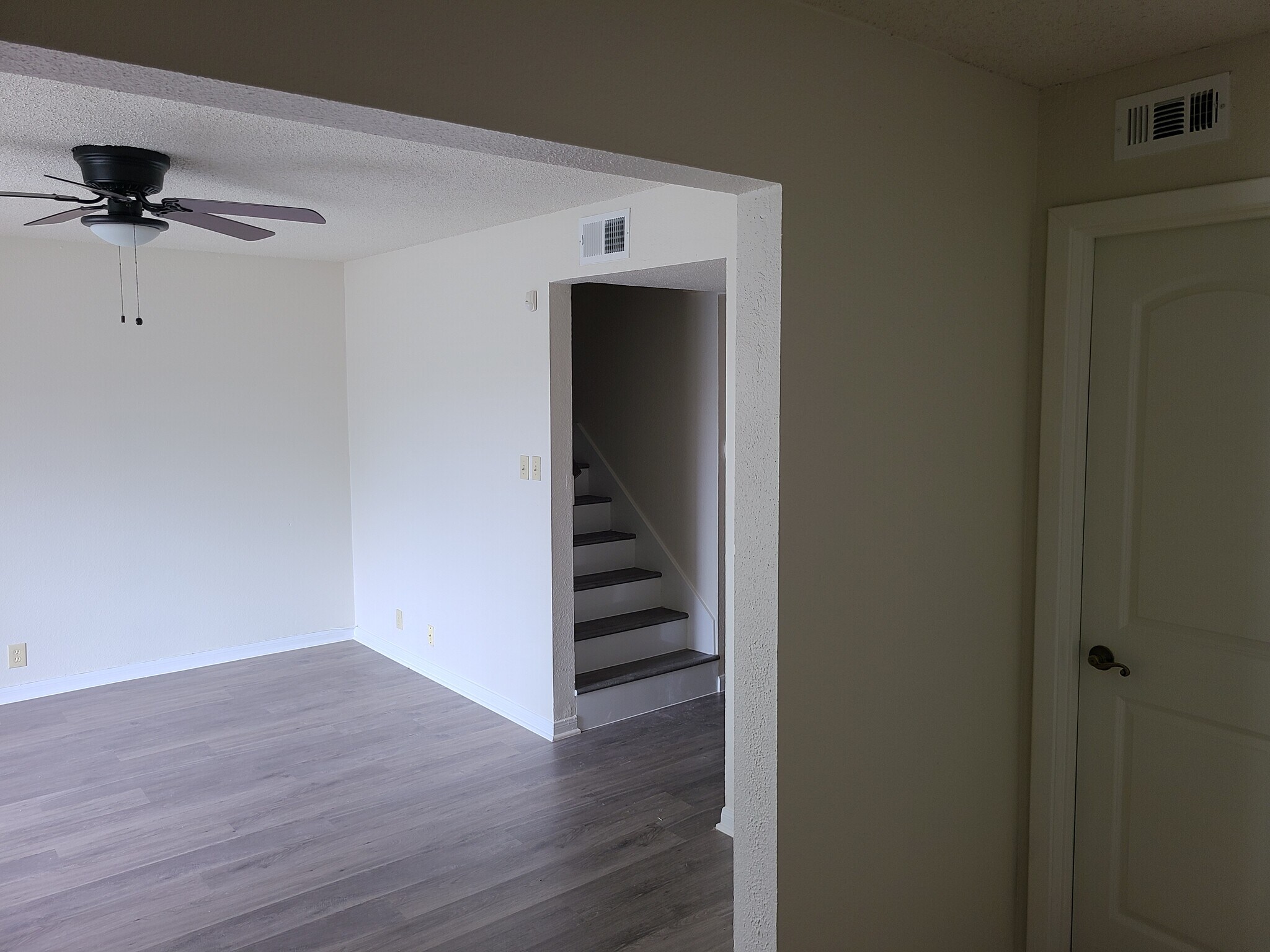 Front Entry Foyer - 11002 Hammerly Blvd