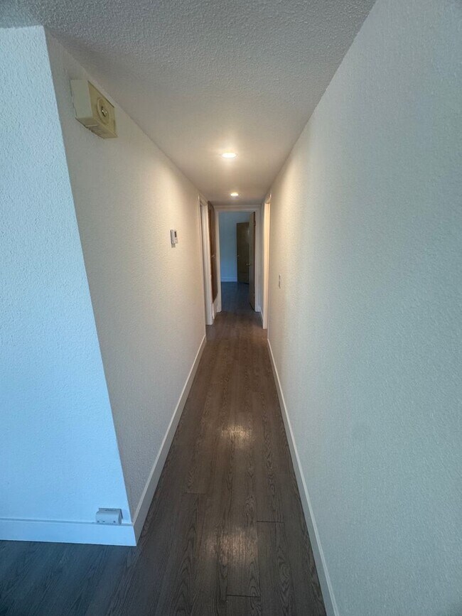 Building Photo - 2340 Villanova Cir