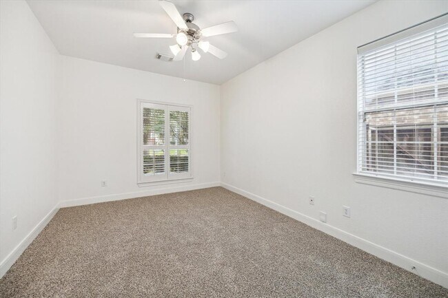 Building Photo - 12106 Indigo Cove Ln