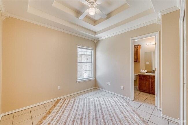 Building Photo - 12 W Sarah Evans St