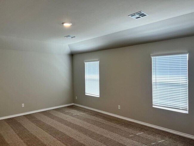 Building Photo - 2908 Firefly Dr
