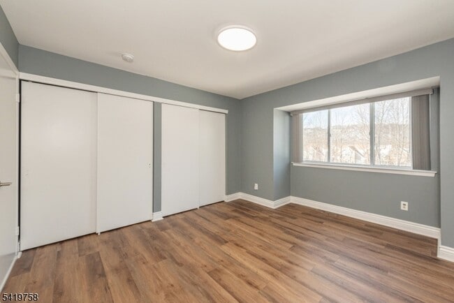 Building Photo - 56 Woods Edge Dr