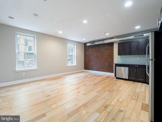 Building Photo - 2700 E Auburn St