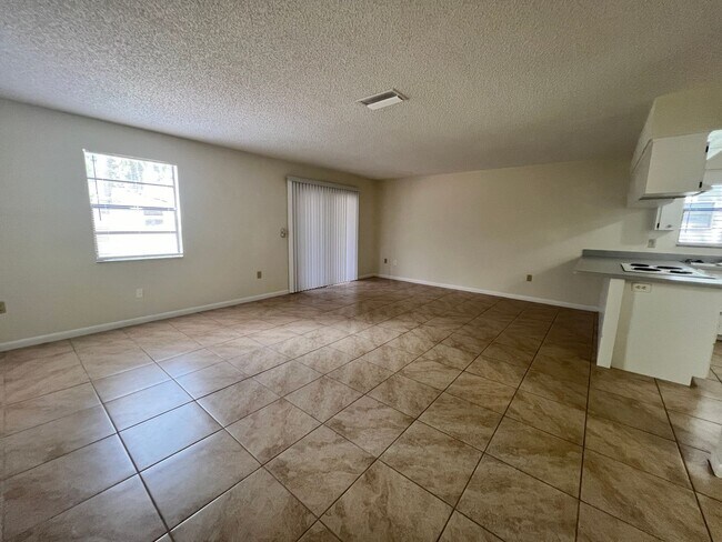 Building Photo - 3583 Raintree Cir