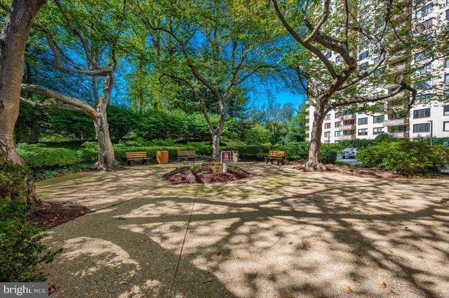 Building Photo - 5225 Pooks Hill Rd