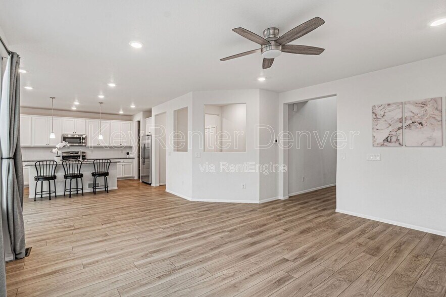 Building Photo - 9469 Rifle St