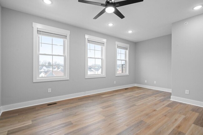 Building Photo - 225 Charleston Ave