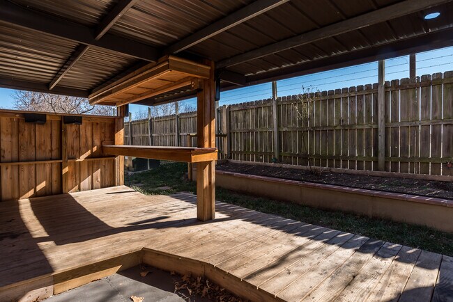 Building Photo - 4069 Glenstone Terrace