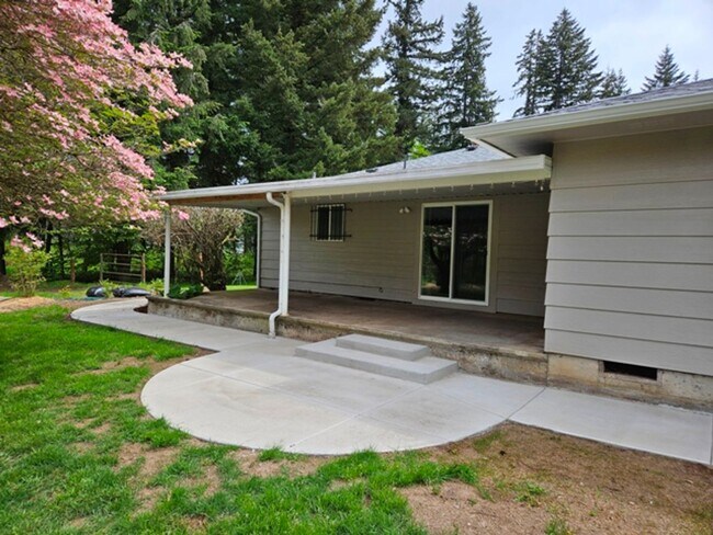 Building Photo - 3Bd/2Ba Single Story House - For Viewing!