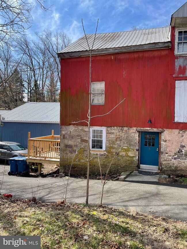 Building Photo - 64 Beulah Rd