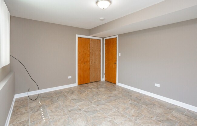 Building Photo - 7840 Cronin Ave