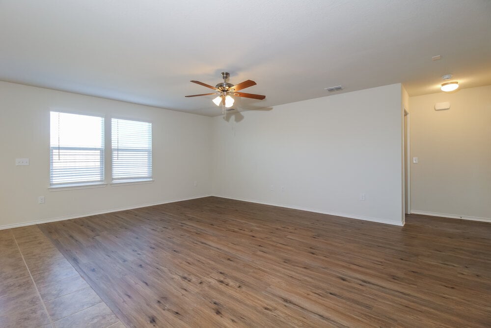 Building Photo - 1449 Vernon Dr