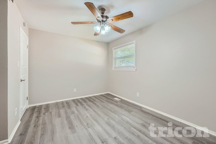 Building Photo - 9209 Edgevale Dr