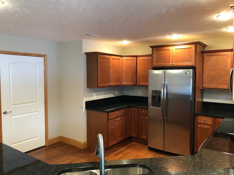 Building Photo - 17 Quiet Way