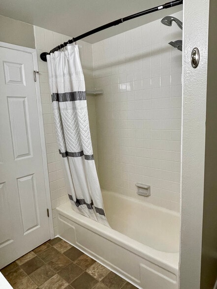 Building Photo - 1145 SW Leschi Dr