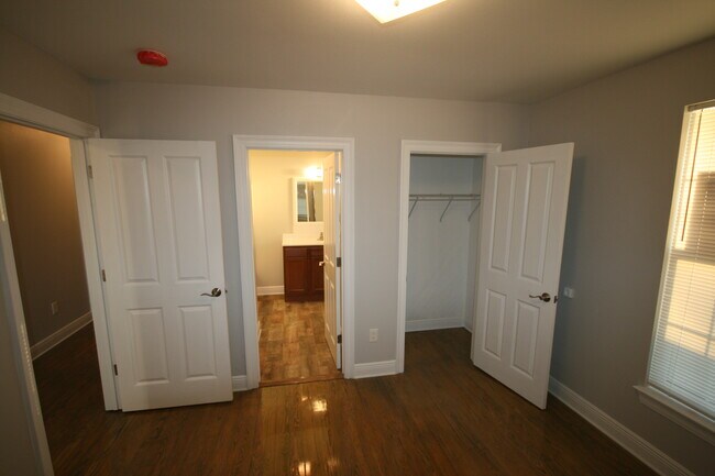 Building Photo - 718 16th St