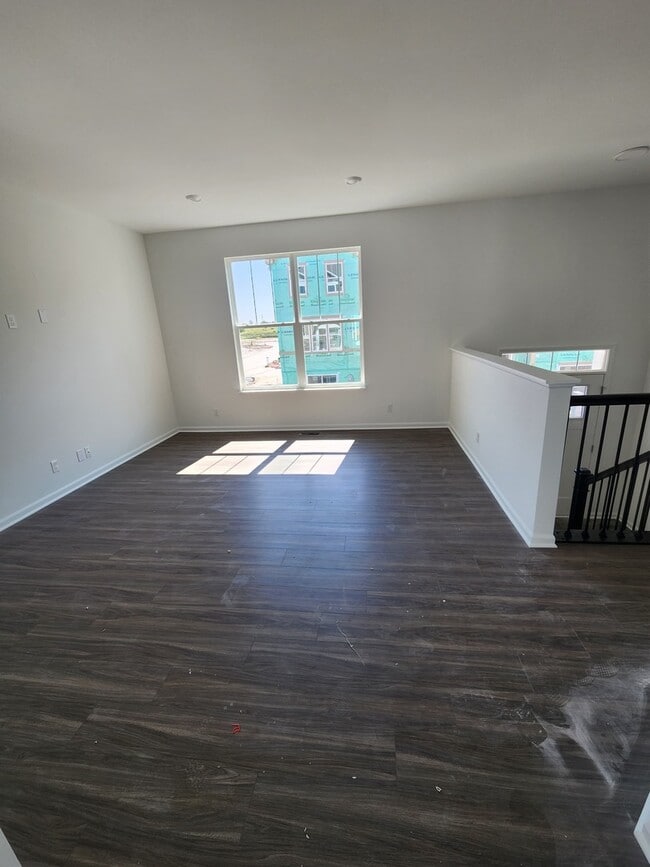 Building Photo - 1033 Atterberg Rd