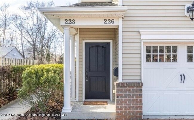 Building Photo - 222 S Bridge Ave