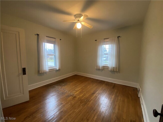 Building Photo - 3573 Silsby Rd