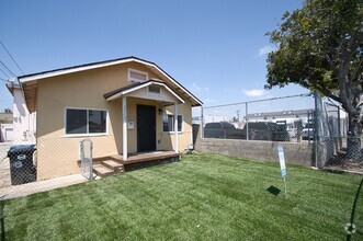 Building Photo - w4713