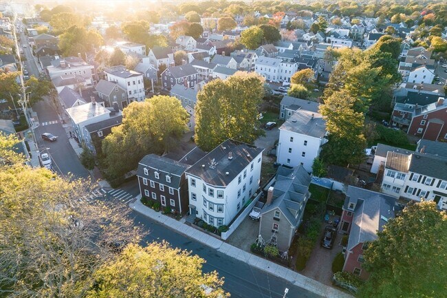 Building Photo - 72 Derby St
