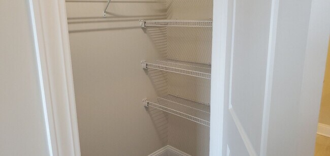 Building Photo - 3 bedroom, 2 bath condo at Queens Harbour