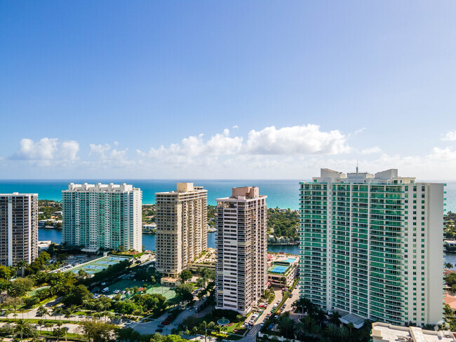 Building Photo - The Landmark Club Condominium