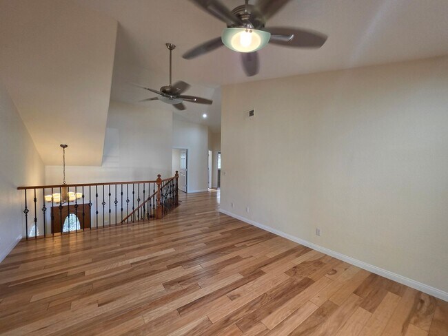 Building Photo - Spacious Home in the Heart of Green Valley