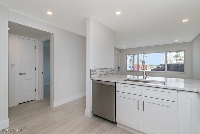 Building Photo - 25870 Hickory Blvd