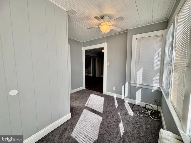 Building Photo - 735 Morgan Ave