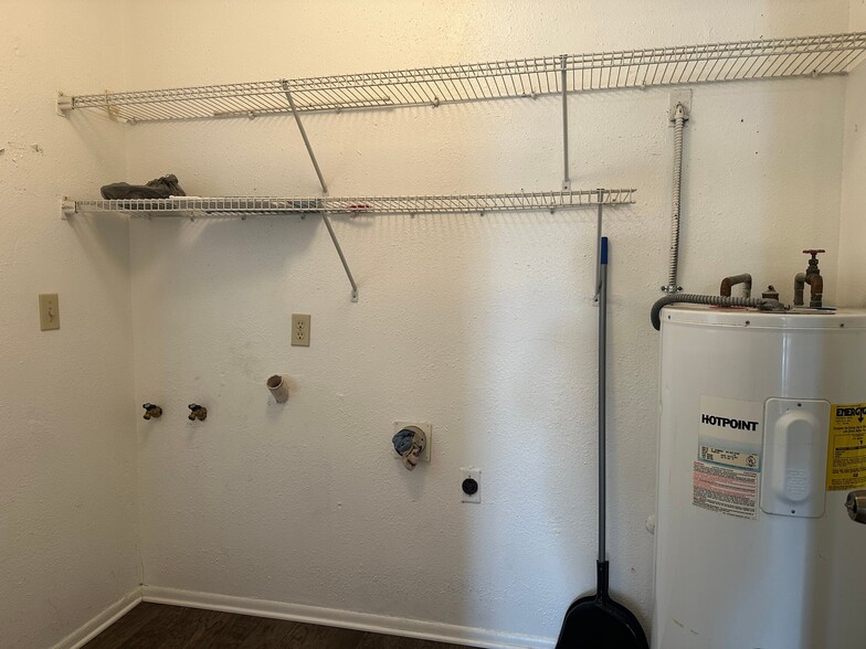 Building Photo - 42 Carla Ct