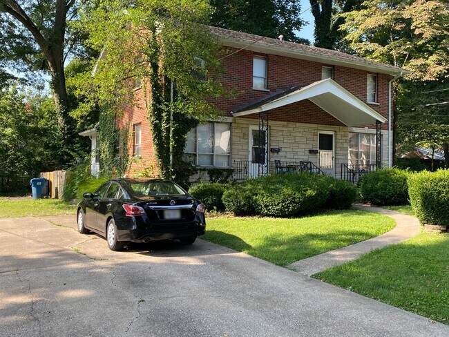 Building Photo - 726 Randle St