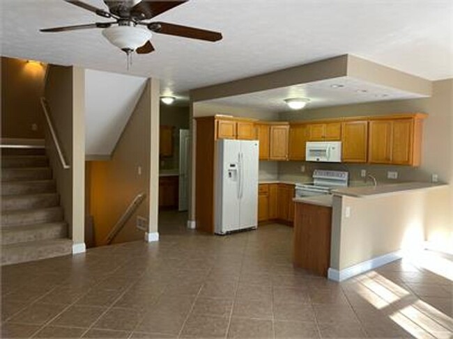 Building Photo - 102-114 Wintergreen