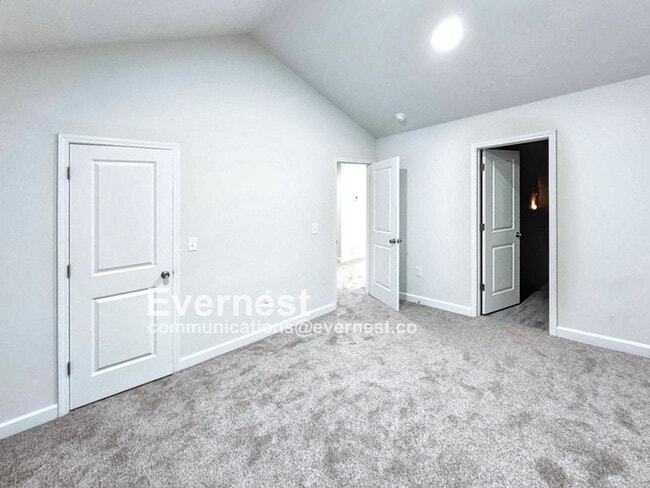Building Photo - 3902 Fairall Dr