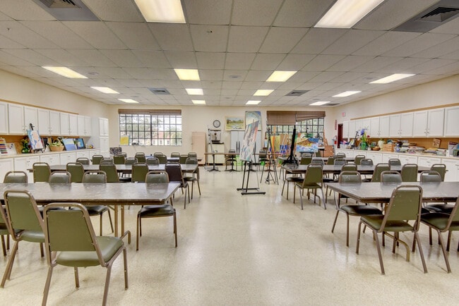 Building Photo - 2024 Hythe B