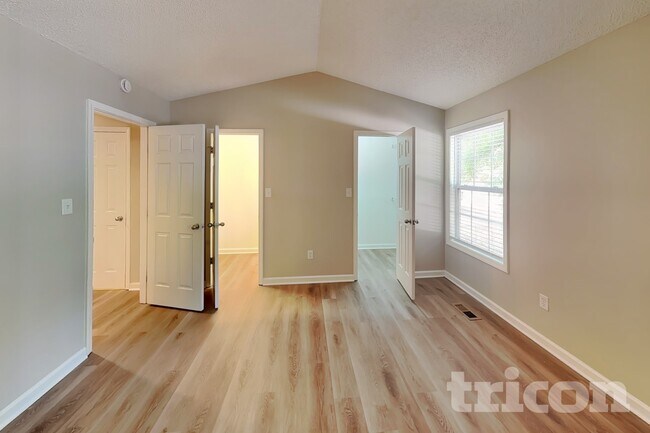 Building Photo - 1614 Barbara Ann Cir