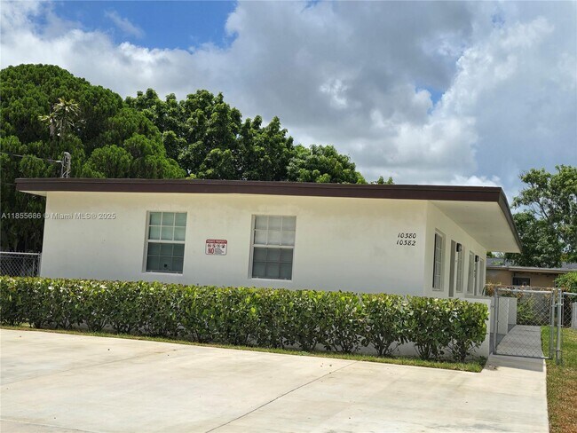 Primary Photo - 10380 SW 173rd St
