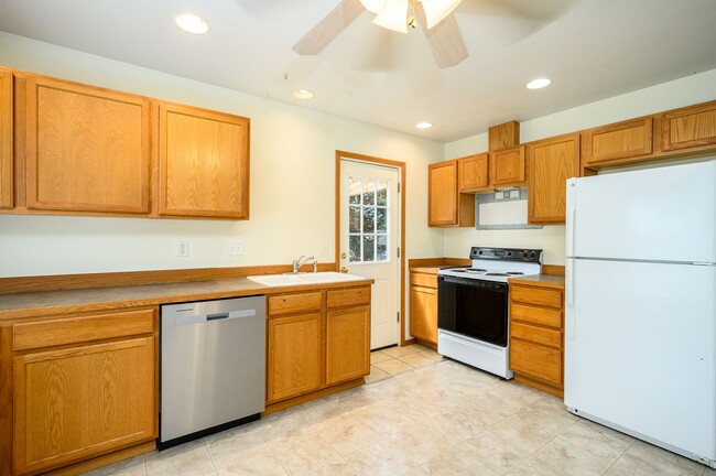 Building Photo - EDD1411