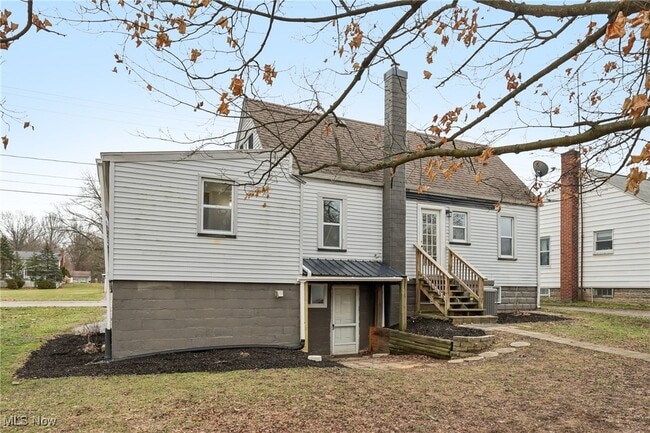 Building Photo - 133 N Pearl St