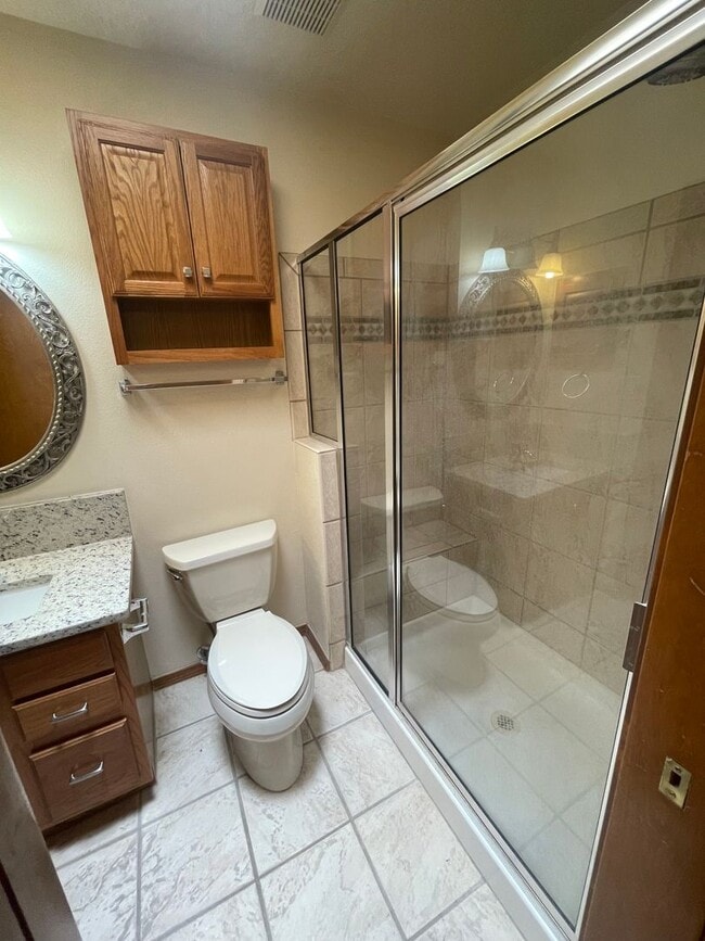 Building Photo - Gate community charming two bedroom two ba...