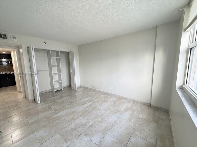 Building Photo - 770 Claughton Island Dr