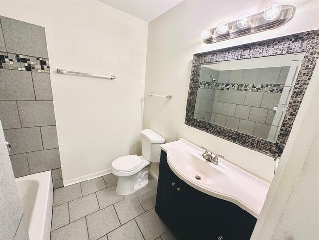 Building Photo - 3822 Southway Dr