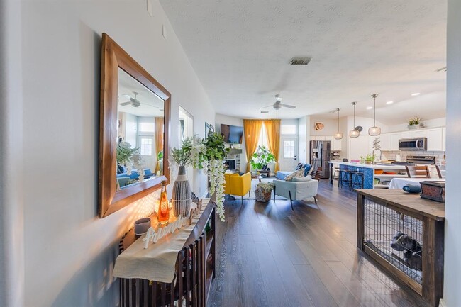 Building Photo - 15110 Diamond Way