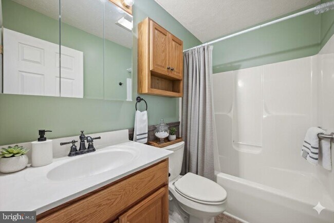 Building Photo - 112 Jefferson Ct