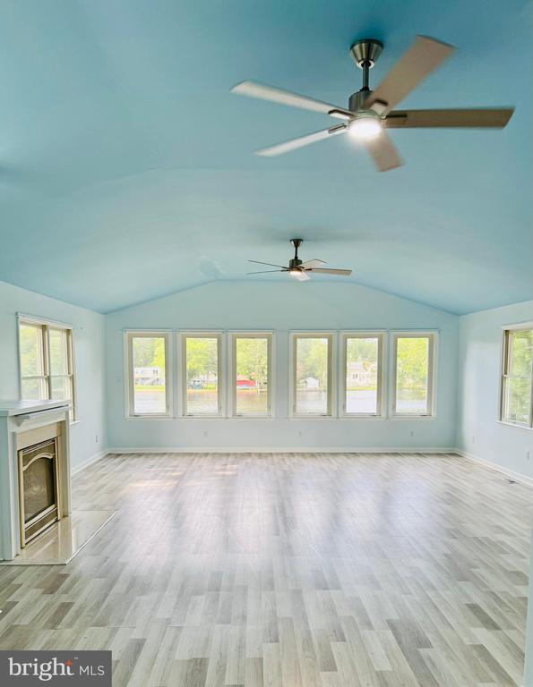 Building Photo - 3614 Lakeside Dr