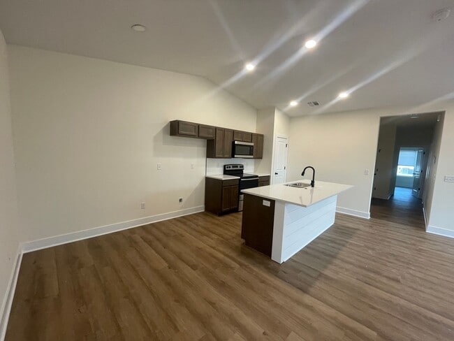 Building Photo - 3809/11 Bluelake